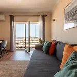 Ericeira Beach Apartment 埃里塞拉