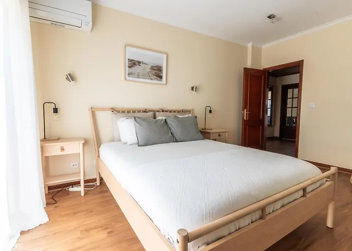 شقة Ericeira Beach Apartment