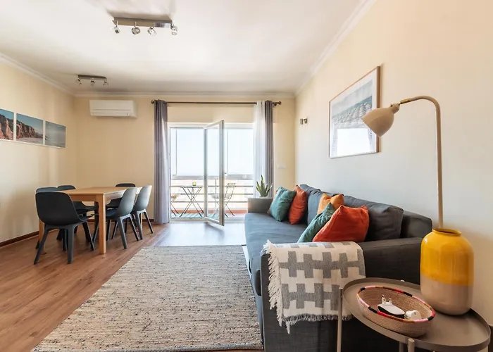 شقة Ericeira Beach Apartment *