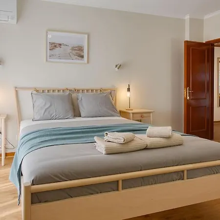 Ericeira Beach Apartment דירה