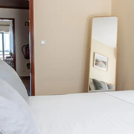 Ericeira Beach Apartment דירה אריסרייה