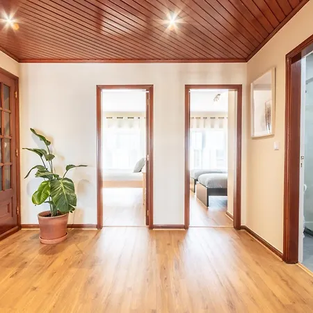 Ericeira Beach Apartment דירה *